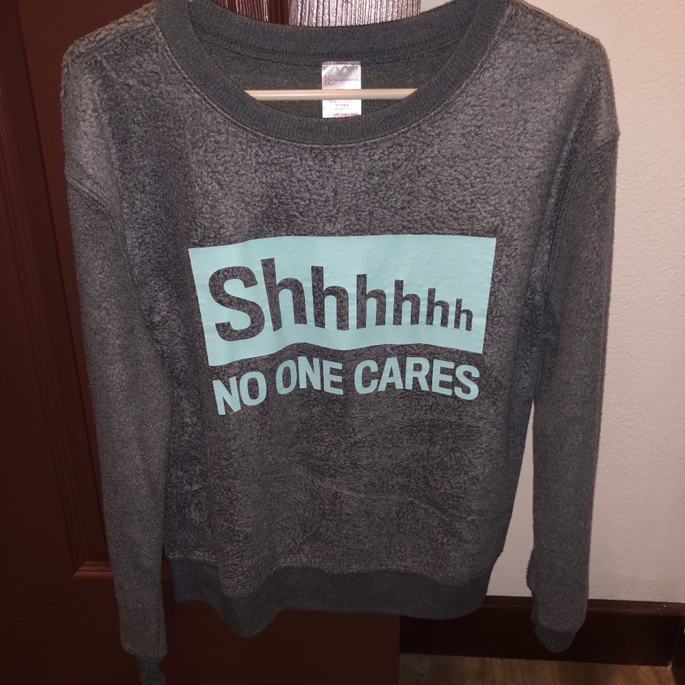 No Boundaries Super Soft Graphic Sweater Juniors S